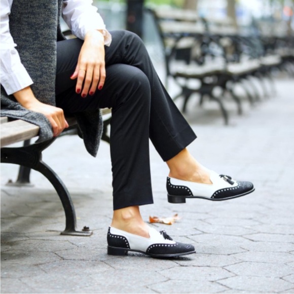 Stuart Weitzman Shoes - Stuart Weitzman Guything Leather Wingtip Loafers Shoes Flats Mules 8 Black White